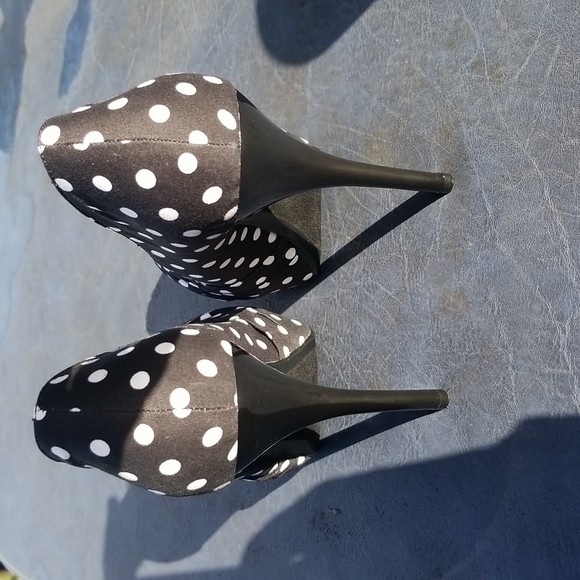 Polka Dots ❤ Stiletto Power - Picture 5 of 10